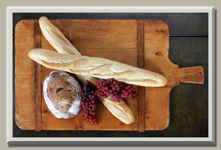 http://www.inessa.com/blog/wp-content/uploads/2012/02/antique-bread-board-2.jpg