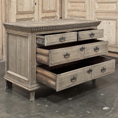 18th Century English Neoclassical Chest of Drawers in Stripped Oak