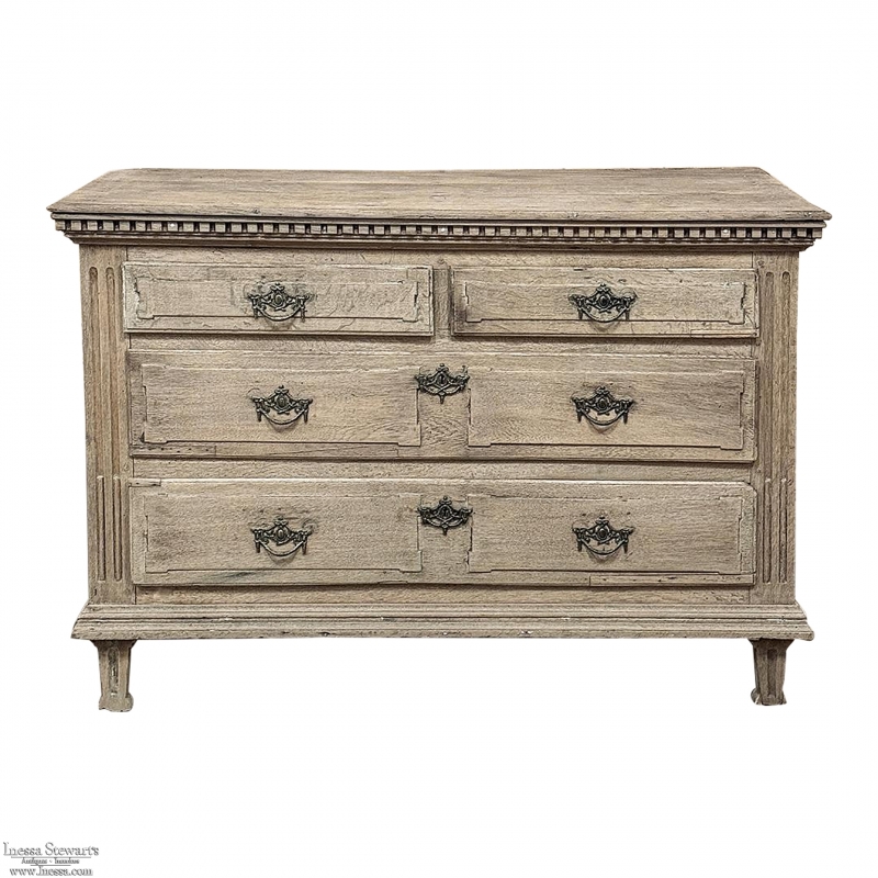 18th Century English Neoclassical Chest of Drawers in Stripped Oak